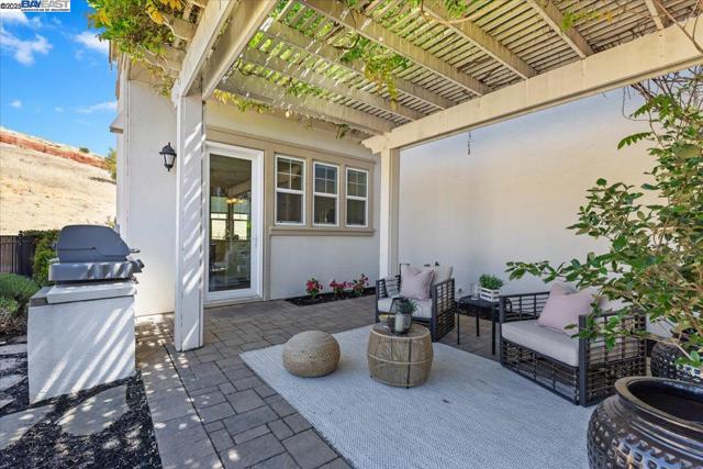 4369 Table Mountain Rd, Dublin CA: https://media.crmls.org/mediaz/484d0868-ede3-429d-bb26-453ab495ed87.jpg