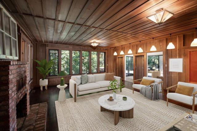 125 Grandview Drive, Woodside CA: https://media.crmls.org/mediaz/484d65d8-bce3-4a0d-9fd5-08088eb60a4c.jpg