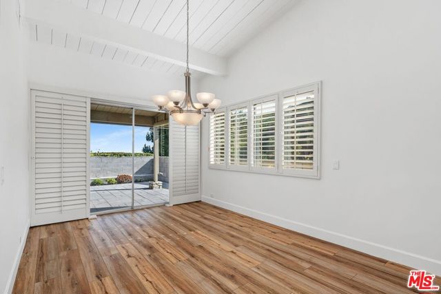 1224 El Hito Circle, Pacific Palisades CA: https://media.crmls.org/mediaz/484f4427-be40-466d-862b-6fee71c4e084.jpg