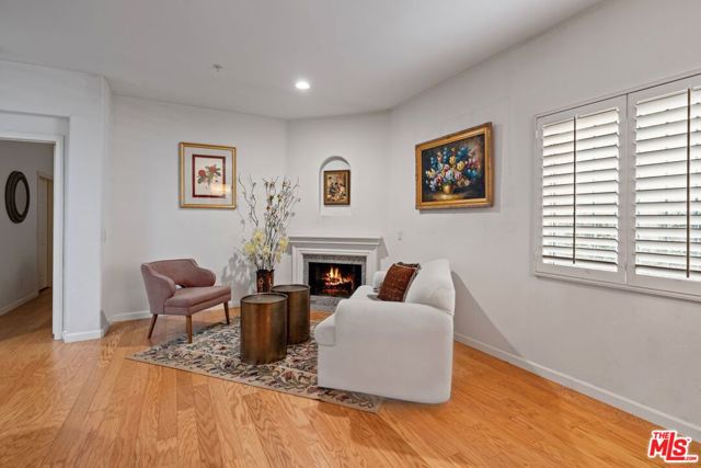 1342 N Sierra Bonita Avenue, West Hollywood CA: https://media.crmls.org/mediaz/484f70f2-5bd4-4f00-ae67-e27bec6a22d1.jpg