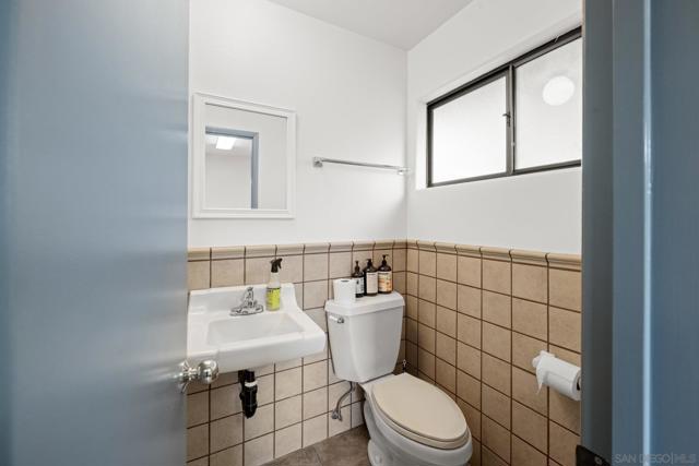 15847 Mac Tan Ln, Valley Center CA: https://media.crmls.org/mediaz/484fc25d-d1fe-4479-a667-04db57b6b9fe.jpg