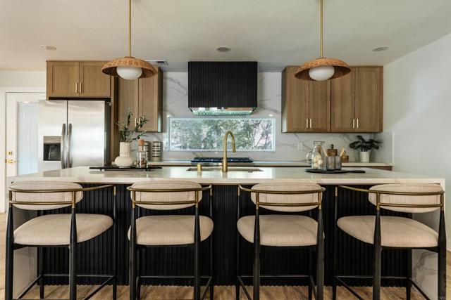 Detail Gallery Image 9 of 32 For 2275 Ivy Rd, Oceanside,  CA 92054 - 3 Beds | 2 Baths