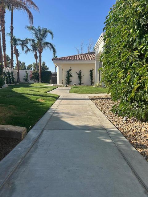 80671 Cherry Hills Drive, La Quinta CA: https://media.crmls.org/mediaz/4850f095-27ec-4180-832f-22cdb2283879.jpg
