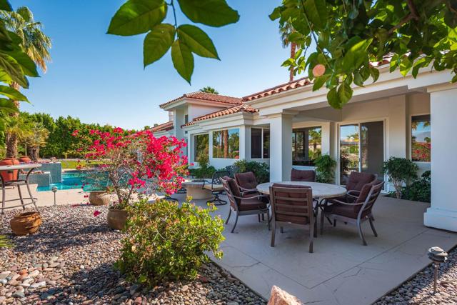 35010 Vista Del Ladero, Rancho Mirage CA: https://media.crmls.org/mediaz/48514326-78db-42fe-a330-9536d56cba8b.jpg