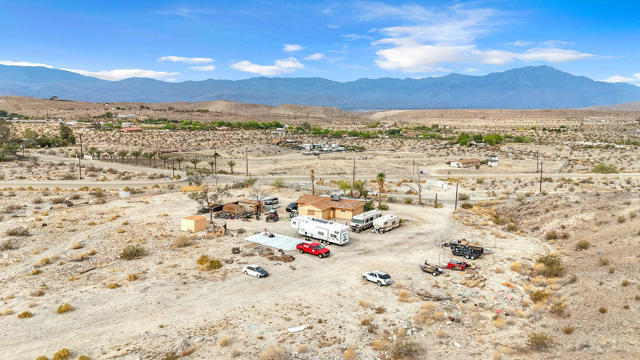 28300 Desert Charm Road, Desert Hot Springs CA: https://media.crmls.org/mediaz/4851d2b2-064a-4d97-bf43-59ef71e35f5b.jpg