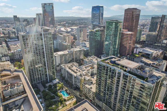 645 W 9th Street, Los Angeles CA: https://media.crmls.org/mediaz/4851effd-4600-4492-b860-dac73483079b.jpg