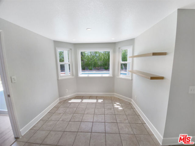 5996 Birdie Drive, La Verne CA: https://media.crmls.org/mediaz/485240ac-3060-4189-ac1e-8047f758b563.jpg