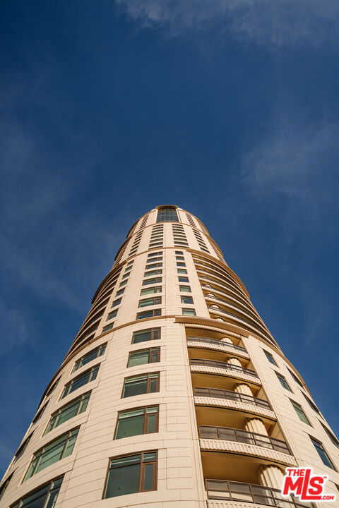 1 W Century Drive, Los Angeles CA: https://media.crmls.org/mediaz/485287a2-13f8-41f3-ad1c-1edc49123475.jpg
