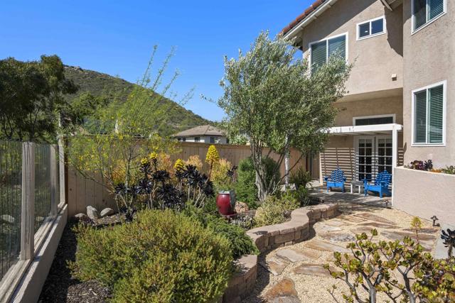 6968 Talisman Ct, San Diego CA: https://media.crmls.org/mediaz/4853e443-0ea0-4c6d-8364-0e0001ce3fd1.jpg