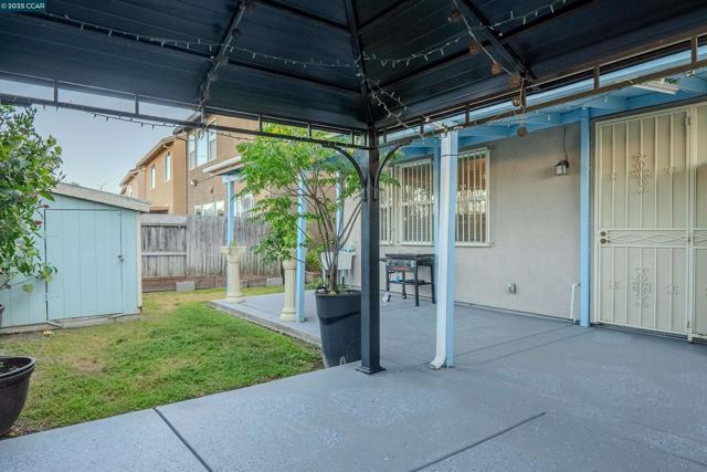 7519 Georgica Way, Sacramento CA: https://media.crmls.org/mediaz/4854091c-2ae8-49e8-a590-a661af5b47d3.jpg