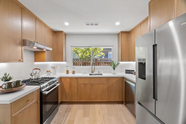 520 S Bayview Avenue, Sunnyvale CA: https://media.crmls.org/mediaz/4854c572-83a5-44a1-a27a-a64ca14b38c2.jpg