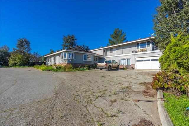 371 Calabasas Road, Watsonville CA: https://media.crmls.org/mediaz/485545c3-fe3e-4eac-bb93-81dd35042e30.jpg
