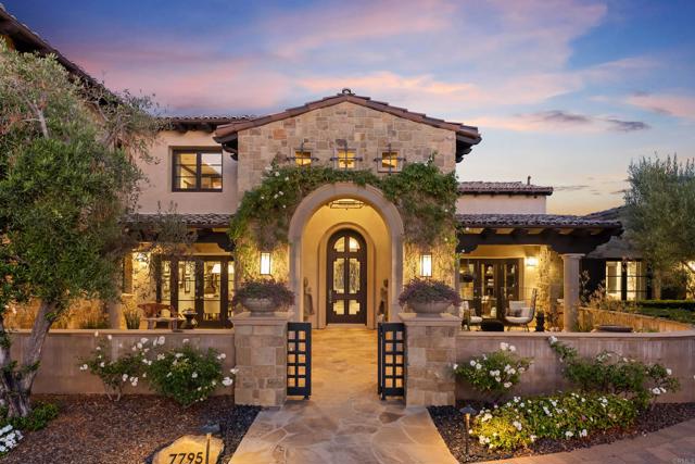 7795 Sendero Angelica, San Diego CA: https://media.crmls.org/mediaz/485559f1-7352-4f92-9f12-1f6061c28df2.jpg