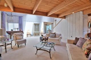 17280 Tamara Lane, Royal Oaks CA: https://media.crmls.org/mediaz/48556473-0109-4d7d-a3d2-cf129e81ac6f.jpg