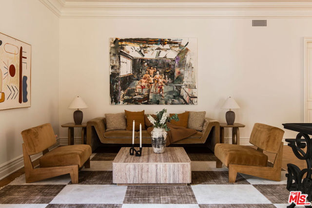 10509 Vestone Way, Los Angeles CA: https://media.crmls.org/mediaz/48557840-4169-4167-a56b-16ac8c9f5e93.jpg