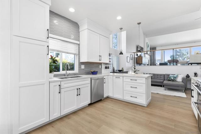 2071 Caminito Circulo Norte, La Jolla CA: https://media.crmls.org/mediaz/4855c1d8-dbe2-4e80-92af-6eaa751ca353.jpg
