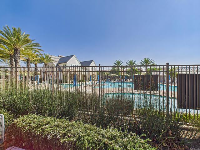 Detail Gallery Image 36 of 38 For 1922 Corte Zafiro #136,  Chula Vista,  CA 91913 - 3 Beds | 2/1 Baths