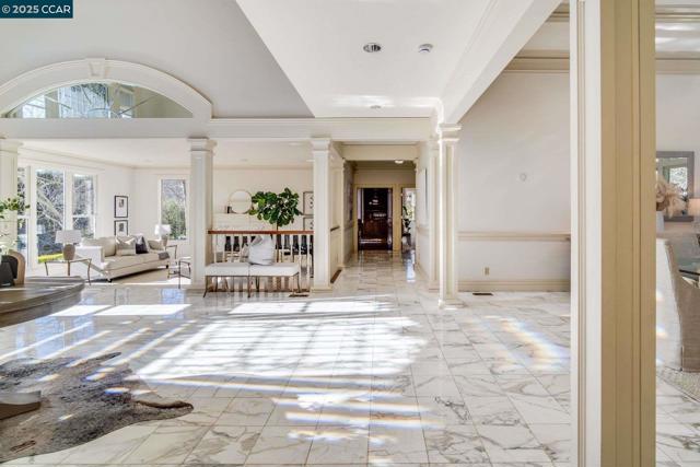 2420 Diablo Lakes Ln, Diablo CA: https://media.crmls.org/mediaz/485756e8-2f82-4ffb-9536-c5a677c50b3c.jpg