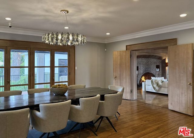 18625 Wells Drive, Tarzana CA: https://media.crmls.org/mediaz/4857c9a6-e60e-420a-a47d-97c206bdea52.jpg
