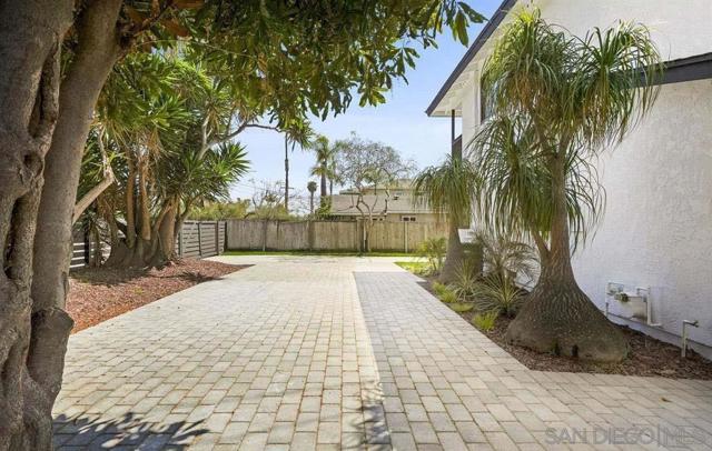 Image 12 of 16 For 2537 Davis Avenue