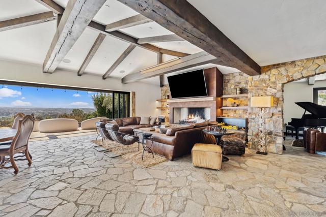 5653 Linea Del Cielo, Rancho Santa Fe CA: https://media.crmls.org/mediaz/485847e1-1e34-4472-90f1-2ee9ec09de57.jpg
