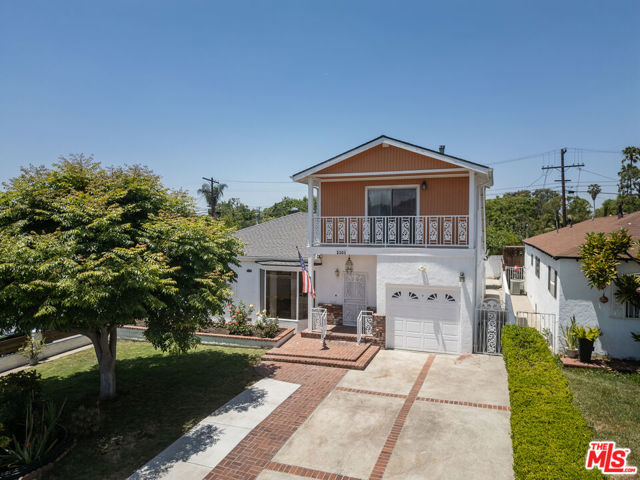 2101 N Almadale Avenue, Los Angeles CA: https://media.crmls.org/mediaz/4858e71c-3dbc-421c-b67c-da78a7eec886.jpg