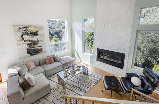 Detail Gallery Image 8 of 48 For 475 Rustic Dr, Los Angeles,  CA 90065 - 3 Beds | 3/1 Baths