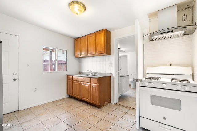 Detail Gallery Image 8 of 25 For 10357 Bonita Ave, Riverside,  CA 92505 - 3 Beds | 2 Baths