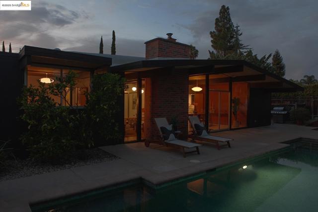 4020 Salem ST, Concord CA: https://media.crmls.org/mediaz/485a47ca-e178-4743-a830-43e38627dd54.jpg