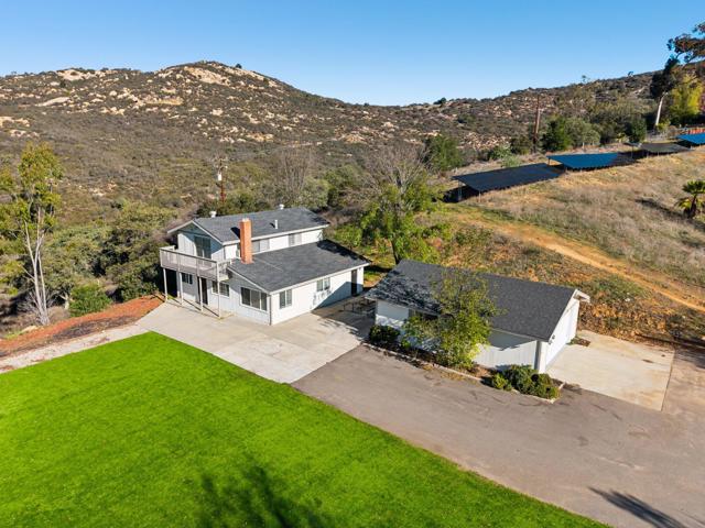 26086 Bear Valley Heights Road, Escondido CA: https://media.crmls.org/mediaz/485ad055-4900-48f4-880d-204d54ceda86.jpg