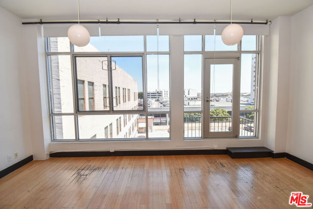 620 S Main Street, Los Angeles CA: https://media.crmls.org/mediaz/485ae180-37d9-45e5-9cd6-ecc9d2b8aab0.jpg