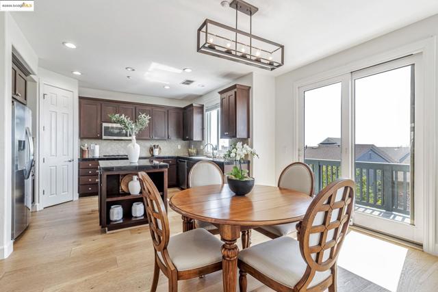 104 Seacliff Court, Richmond CA: https://media.crmls.org/mediaz/485ae3ef-9026-491b-ae03-6499f3e22a7b.jpg