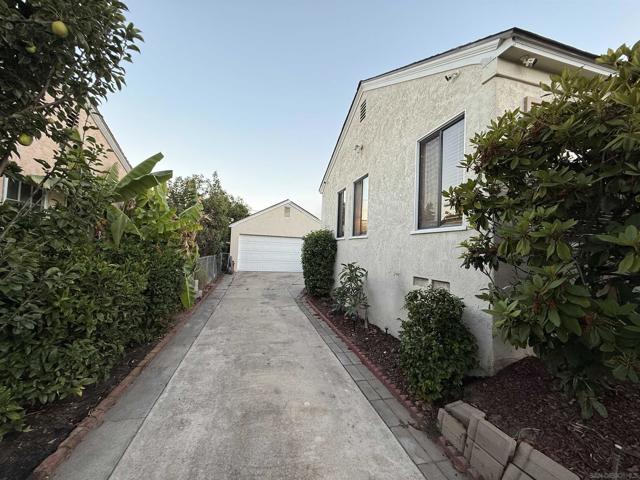 3761 Poe Street, San Diego CA: https://media.crmls.org/mediaz/485af69f-0f41-4501-8de0-61d6d462e089.jpg