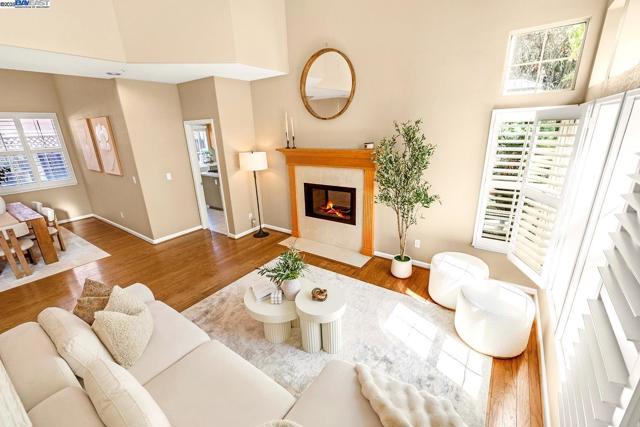 4301 Horner St, Union City CA: https://media.crmls.org/mediaz/485b32d3-908c-457e-a8e3-b1447b752df6.jpg