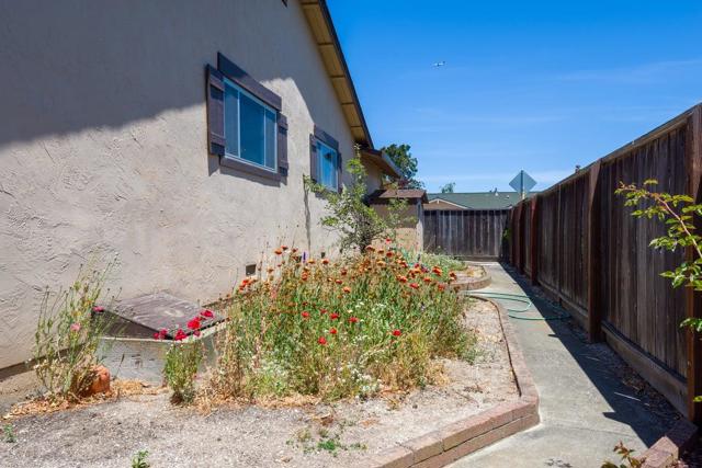 748 Gull Avenue, Foster City CA: https://media.crmls.org/mediaz/485bbc4c-52eb-4aee-a182-99790796ac9c.jpg