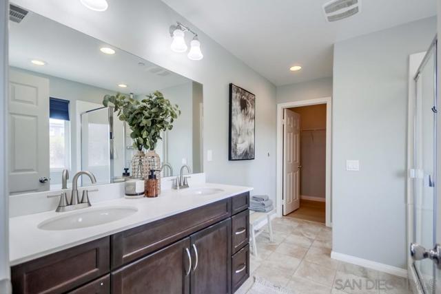 13216 Cuyamaca Vista Dr, Lakeside CA: https://media.crmls.org/mediaz/485bcf99-ac23-45bf-beee-7b3f3620dd63.jpg