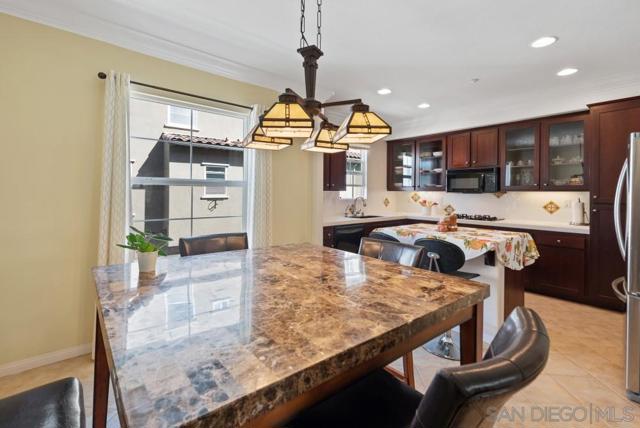 10556 Debreceni Way, San Diego CA: https://media.crmls.org/mediaz/485c0682-32f2-4763-b434-edfd60ed0421.jpg