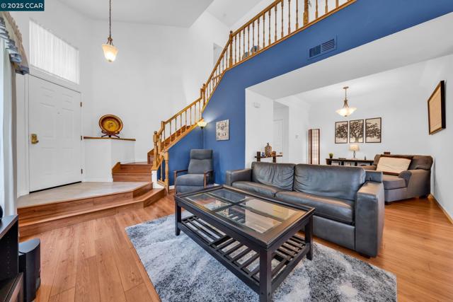 214 S Wildwood, Hercules CA: https://media.crmls.org/mediaz/485cfed0-9f0c-4eda-b95c-7a913c28fd2b.jpg