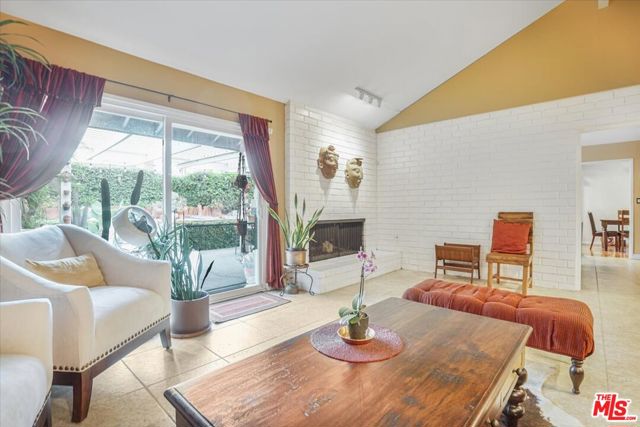 1237 Brian Street, Placentia CA: https://media.crmls.org/mediaz/485d3edc-0768-4a90-ba55-6a007b1d3fee.jpg