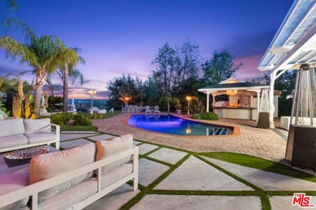23426 Balmoral Lane, West Hills CA: https://media.crmls.org/mediaz/485d44df-ea24-4cf7-af38-c72f6822c992.jpg