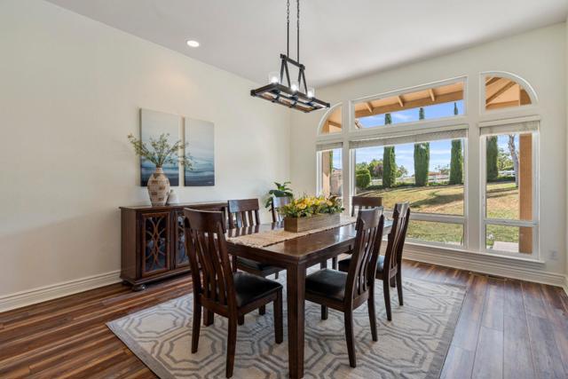 313 Taryn Court, Hollister CA: https://media.crmls.org/mediaz/485db822-a317-4e34-9fd3-940e2546a038.jpg
