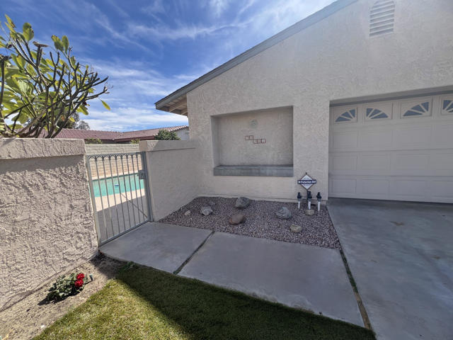 76901 Kentucky Avenue, Palm Desert, CA 92211