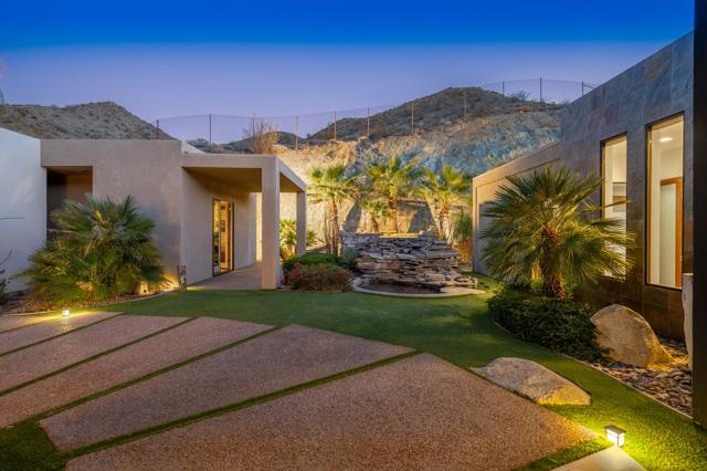 15 Buena Vista Court, Rancho Mirage CA: https://media.crmls.org/mediaz/485ea5e1-5f9d-428d-ae49-f93351050e66.jpg