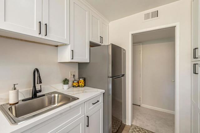 181 Del Medio Avenue, Mountain View CA: https://media.crmls.org/mediaz/485f4f39-b037-4199-9ebf-599a99125240.jpg