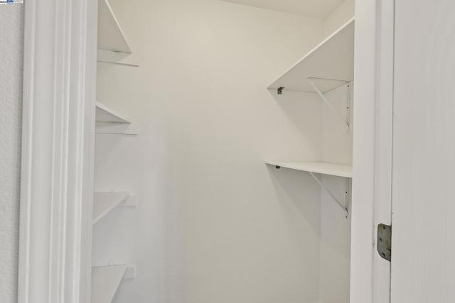 34906 Herringbone Ct, Union City CA: https://media.crmls.org/mediaz/485fe5f1-ff89-490b-ad6b-b23ade6dd339.jpg
