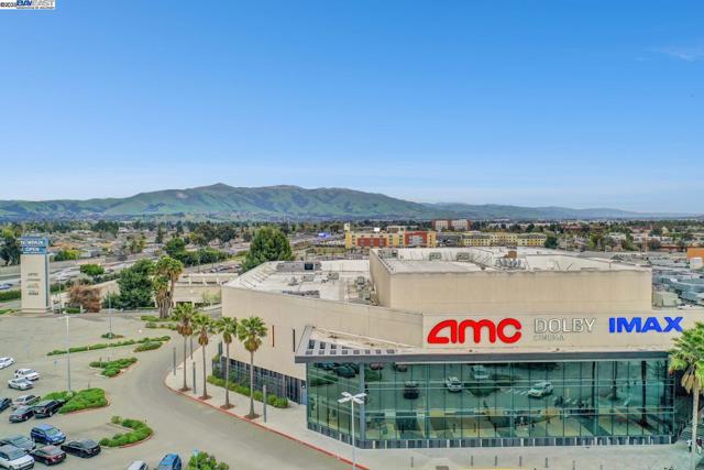 5743 Oceanspray Rd, Newark CA: https://media.crmls.org/mediaz/485fe9c9-c32d-456e-aa16-03afb07bc962.jpg