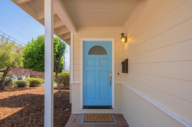 189 Via Gayuba, Monterey CA: https://media.crmls.org/mediaz/48606188-bb58-4bd5-8a7e-81361775236f.jpg