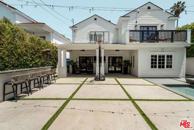 4469 Stern Avenue, Sherman Oaks CA: https://media.crmls.org/mediaz/4860ec48-095b-4c90-98b5-2ec5ece53b3f.jpg