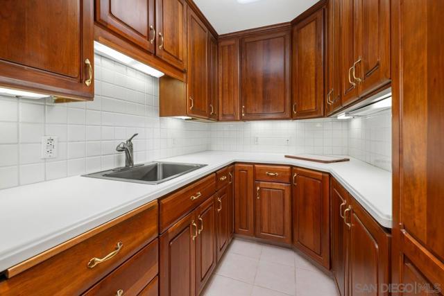 4010 Paducah Dr, San Diego CA: https://media.crmls.org/mediaz/48617799-3eea-4722-abe1-a6bdfc4bae46.jpg