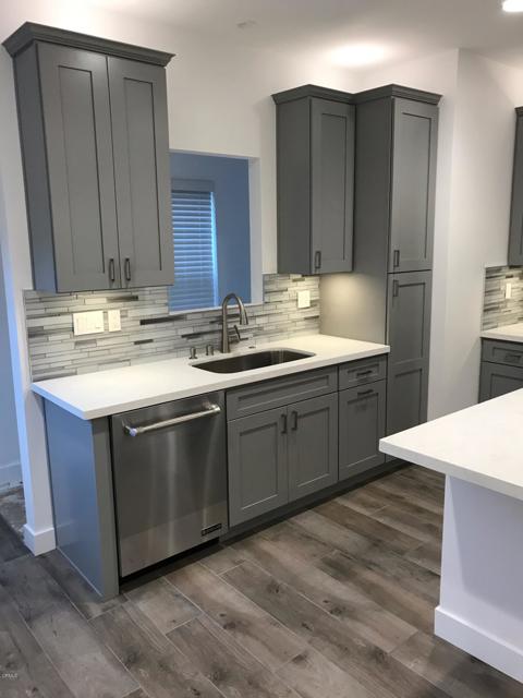 Detail Gallery Image 7 of 21 For 3412 Montrose Ave, Glendale,  CA 91214 - 2 Beds | 2 Baths